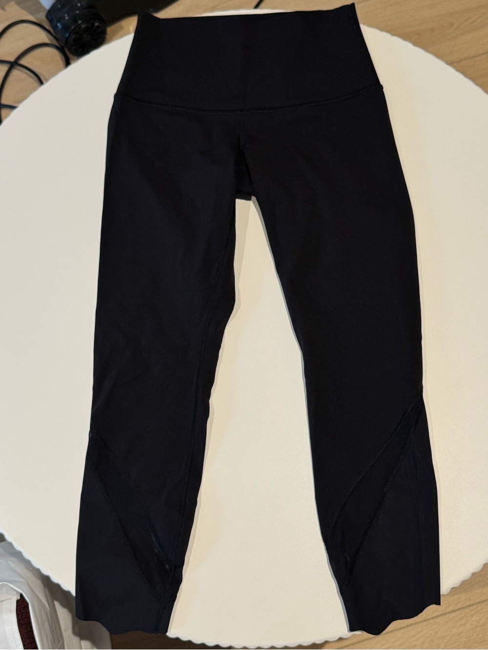 Lululemon Black Wunder Leggings with Scallop and Mesh Bottom